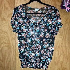 Sheer floral cute top!